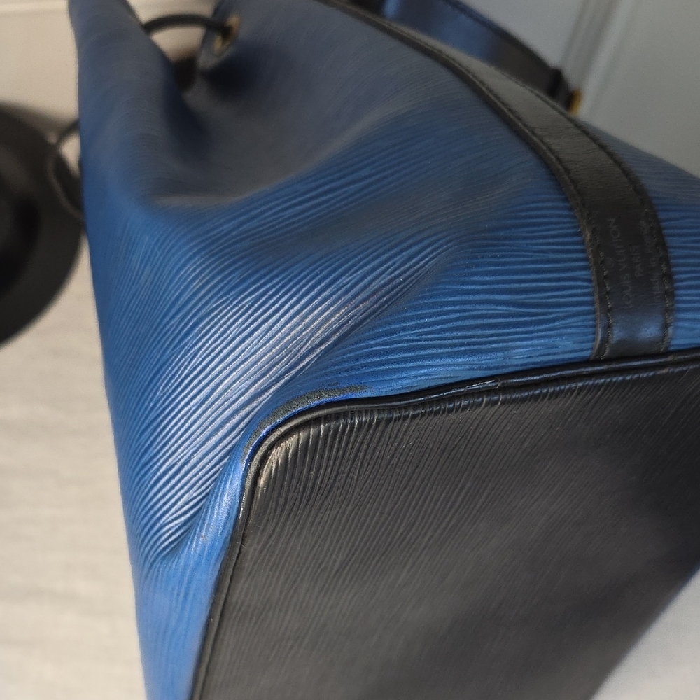 Louis Vuitton Epi Blue Bucket Bag With COA - Picture 13 of 15